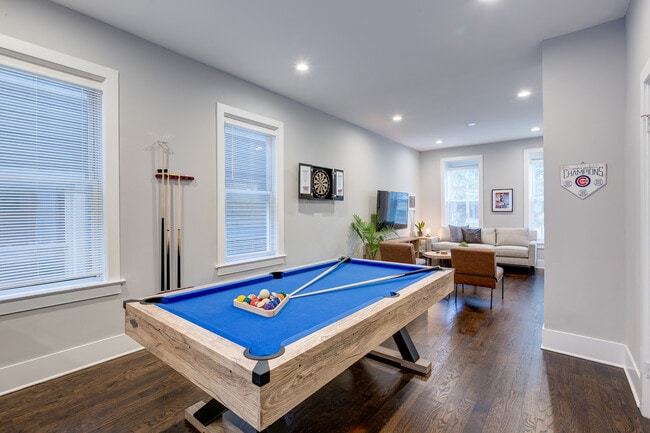 Building Photo - 1148 W Addison St