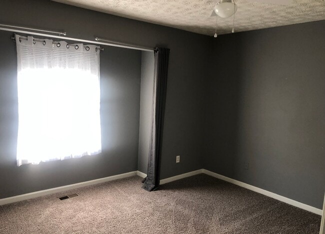 Building Photo - 2BR/ 1.5BA Townhouse in Bearden w/ 1 car garage