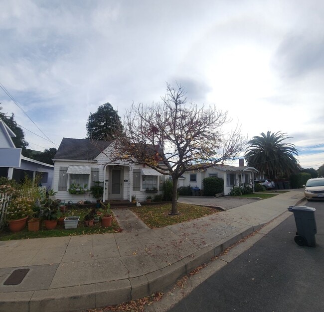 Building Photo - 3 Homes on 1 Lot! 7 Bedroom 4 bath home close to POLY off of Grand Avenue Entrance!!!!