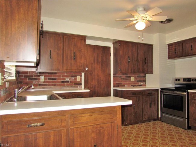 Building Photo - 11509 Lake Ave