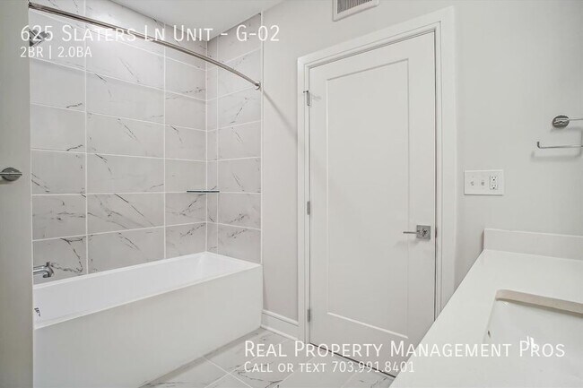 Building Photo - 625 Slaters Ln