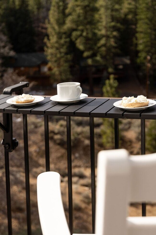 Building Photo - Stunning 4-Bedroom Home with Amazing Views, EV Charger & Solar in Big Bear!