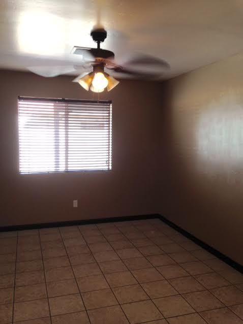 Building Photo - 3 Bedroom Condo in Sunset Mesa