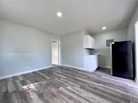 Building Photo - 2901 NW 18th St
