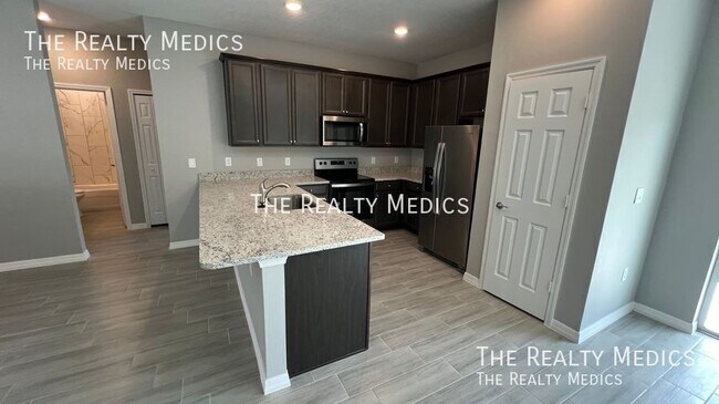 Building Photo - 850 Peyton Ave