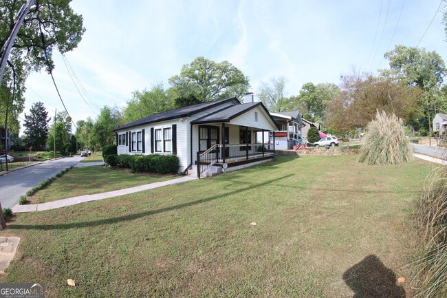 Building Photo - 518 North Ave