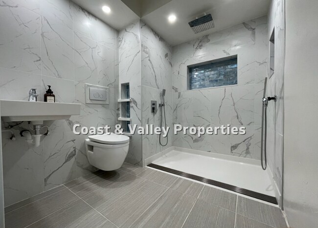 Building Photo - 3166 Ninole Dr