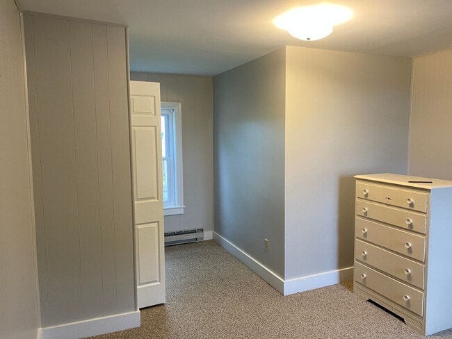 Building Photo - Coming soon! 4 Bedroom Farmhouse for Rent ...