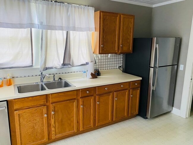 Building Photo - 1111 Melanie Ln