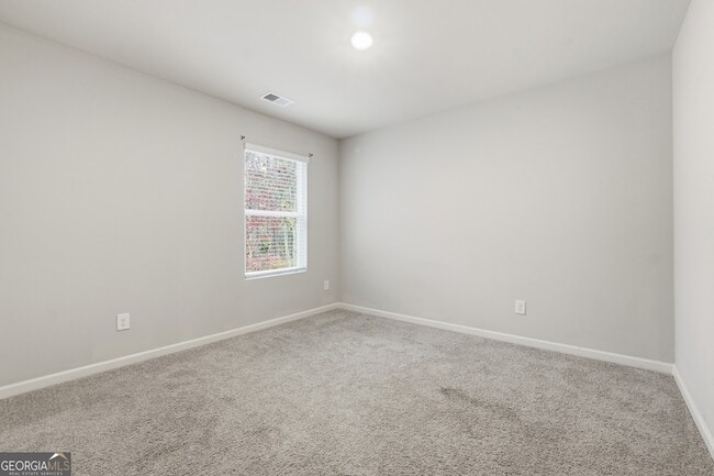 Building Photo - 6615 Bluffview Dr