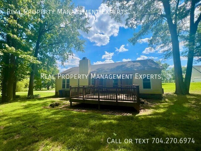 Building Photo - 7301 Gilead Rd