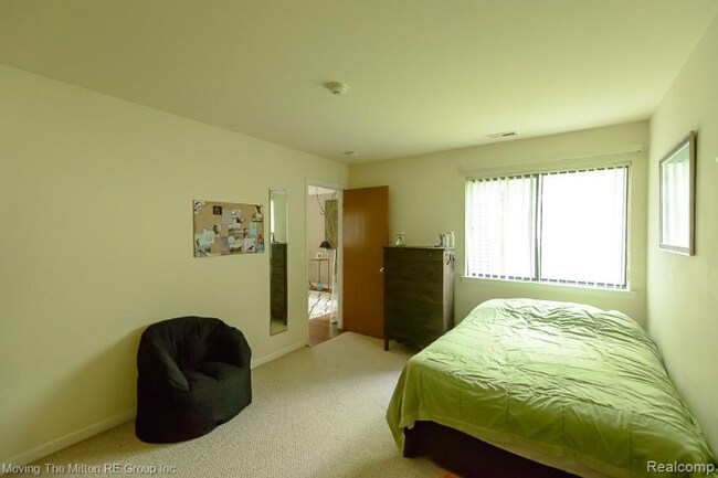 Building Photo - 42551 Lilley Pointe Dr