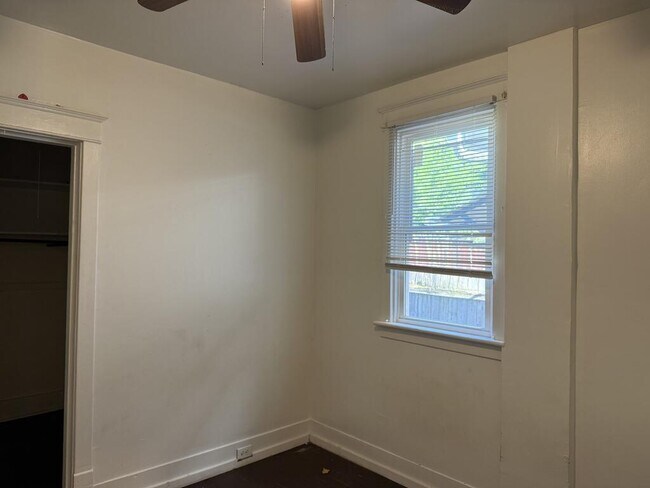 Building Photo - 310 Spruce Ave