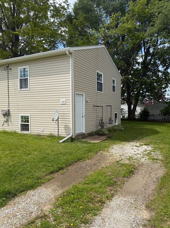 Building Photo - 1103 Stratford St