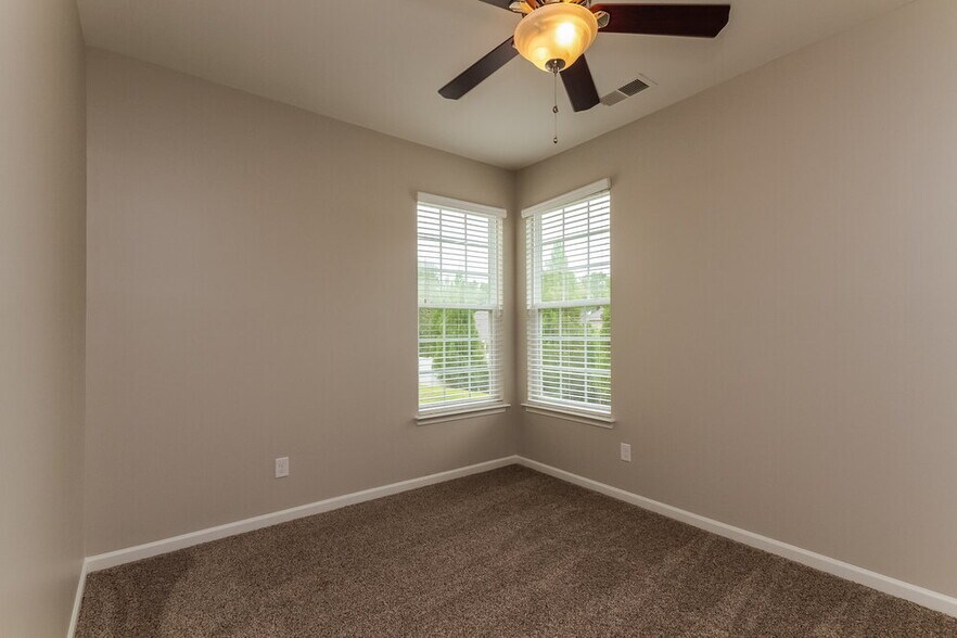 Building Photo - 17300 Hampton Trace Rd