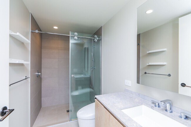 Building Photo - KOULA 2b2b1pkg Ready to Move In!