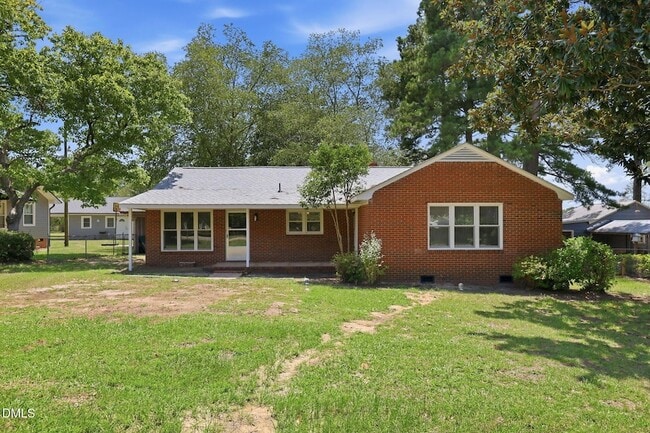 Building Photo - 1305 Erwin Rd