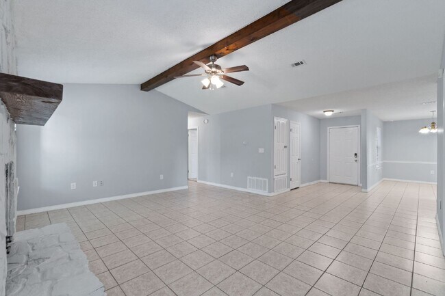 Building Photo - 502 Krest Dr