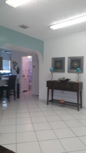 Building Photo - 11455 SW 82nd Ave