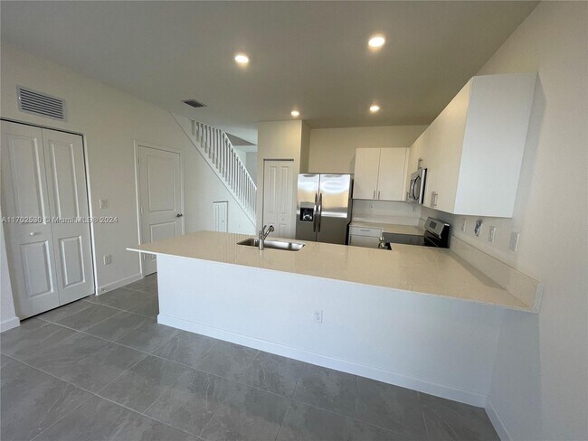 Building Photo - 12851 SW 232 LANE