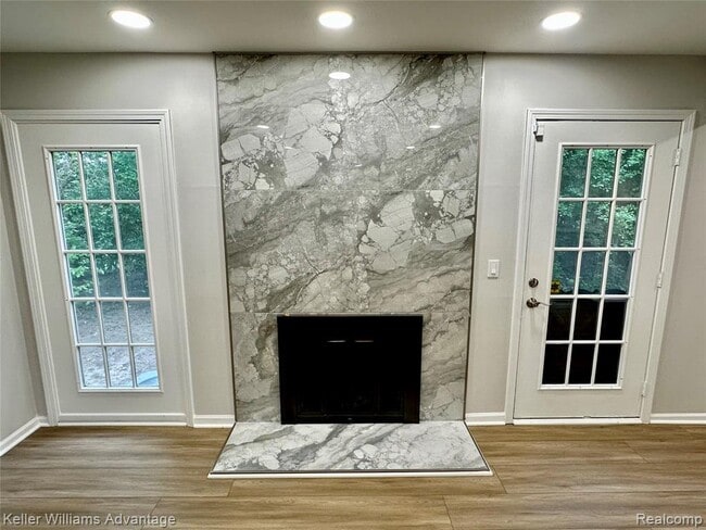 Building Photo - 31404 Hunters Cir Dr