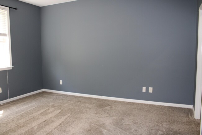Building Photo - 217 Edgecroft Way