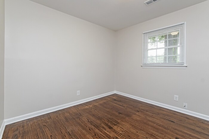 Building Photo - 812 Terrace View Dr