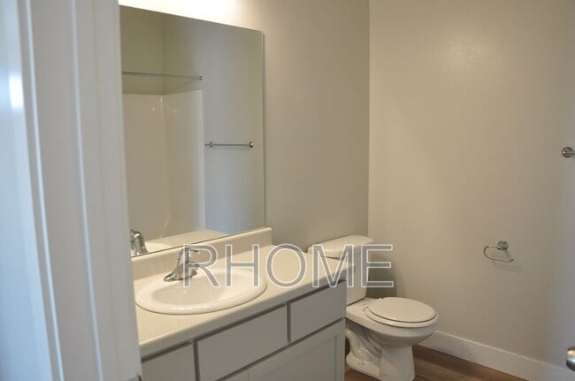 Building Photo - 4076 W 1530 N EE-301