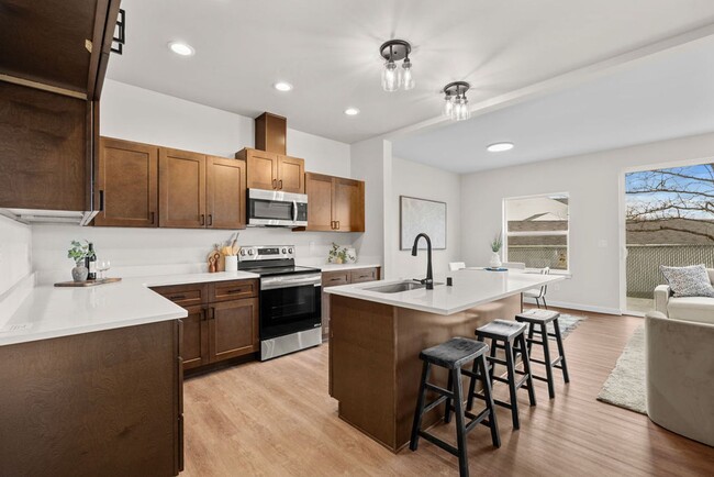 Building Photo - Luxury Living Off Appleway Trial Brand New...