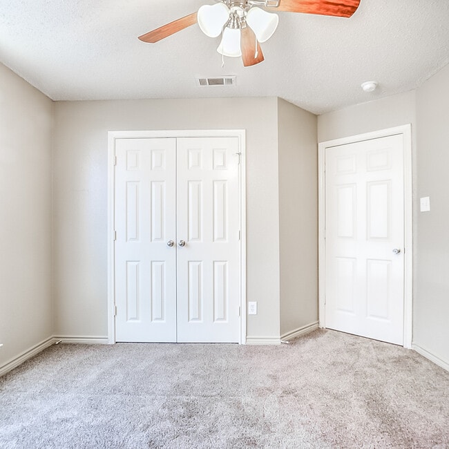 Building Photo - 8040 Texridge Dr