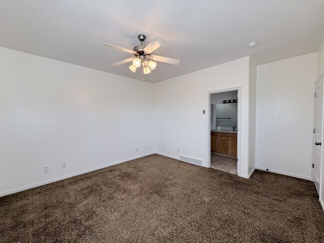 Building Photo - Peppercorn