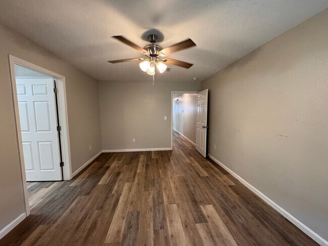 Building Photo - 4120 W 56th Pl
