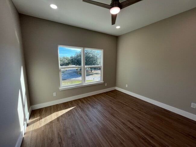 Building Photo - 2881 Leahs Ln
