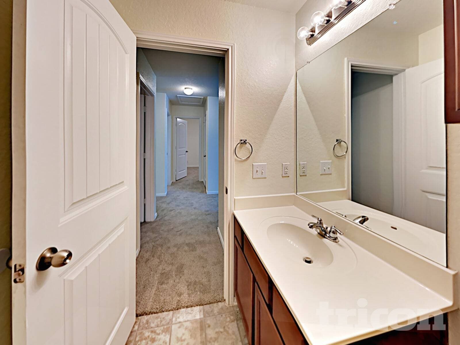 Building Photo - 2102 York Bend