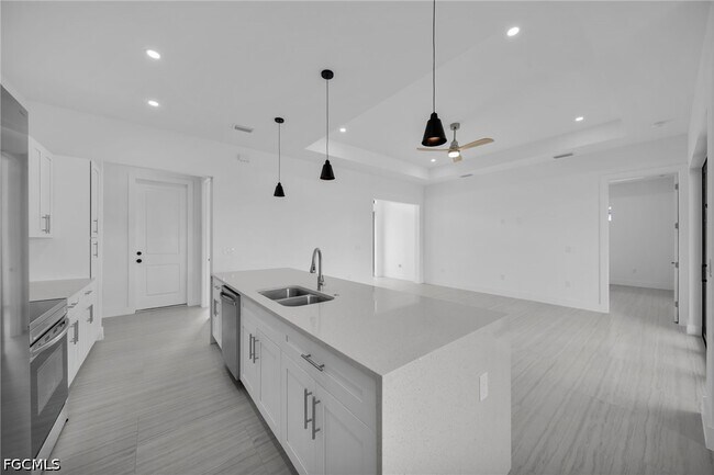 Building Photo - 3423 NE 13th Ave