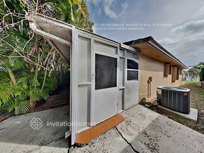 Building Photo - 3261 W 70th Terrace