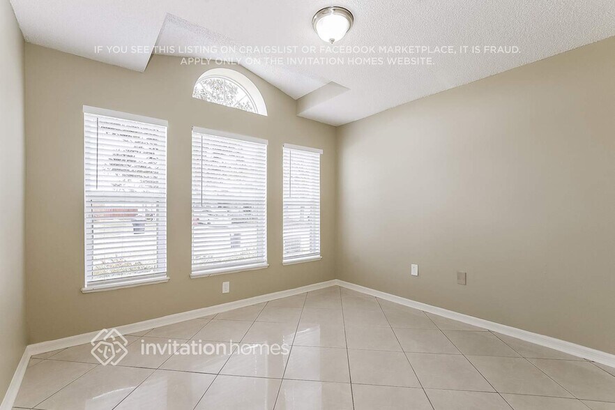 Building Photo - 820 Brightview Dr