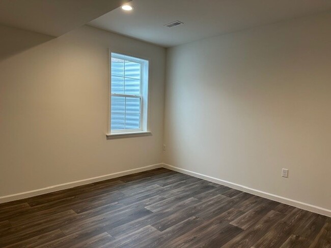 Building Photo - Introducing a end unit town-home 3-bedroom...