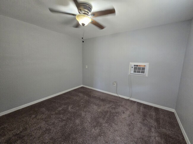 Building Photo - 1871 Cactus Ct