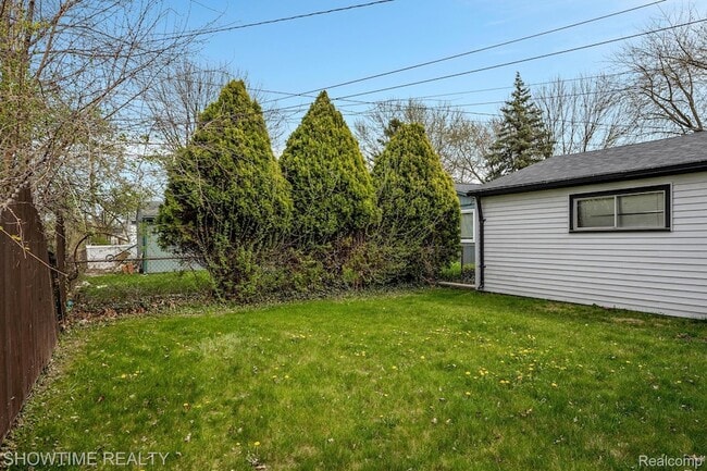Building Photo - 31810 Briar Ln