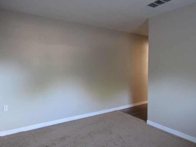 Building Photo - 3 BEDROOM 1 BATH HOME - NEW PORT RICHEY FL