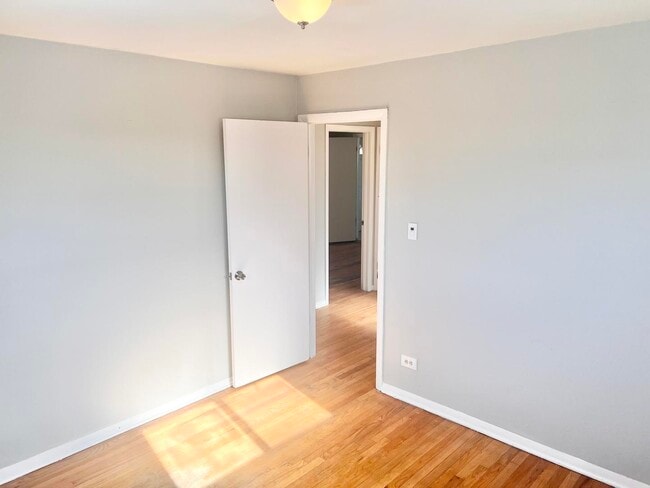 Building Photo - 12854 S Sangamon St