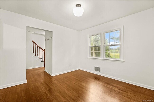 Building Photo - 47 Hommocks Rd