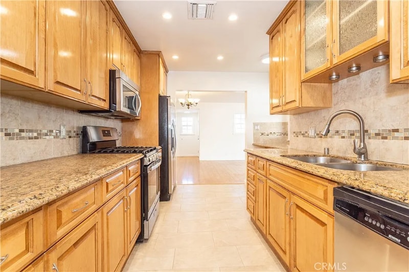 Building Photo - 7916 Limerick Ave