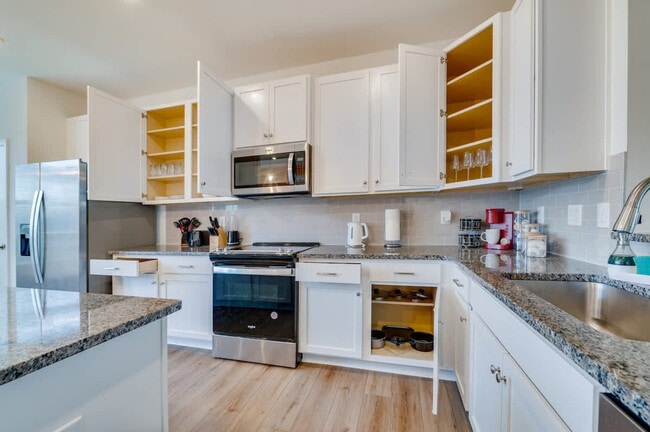 Building Photo - 4122 Bunker Dr