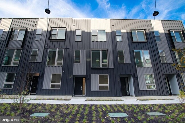 Building Photo - 3013 Evergreen Walk