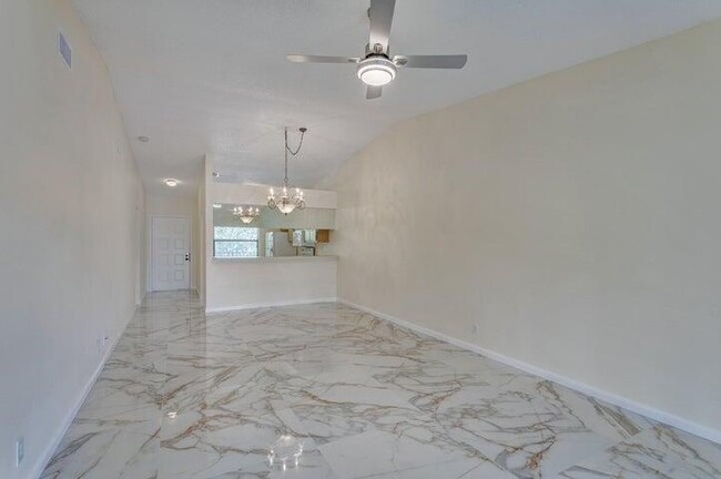 Building Photo - 401 Sabal Ridge Cir