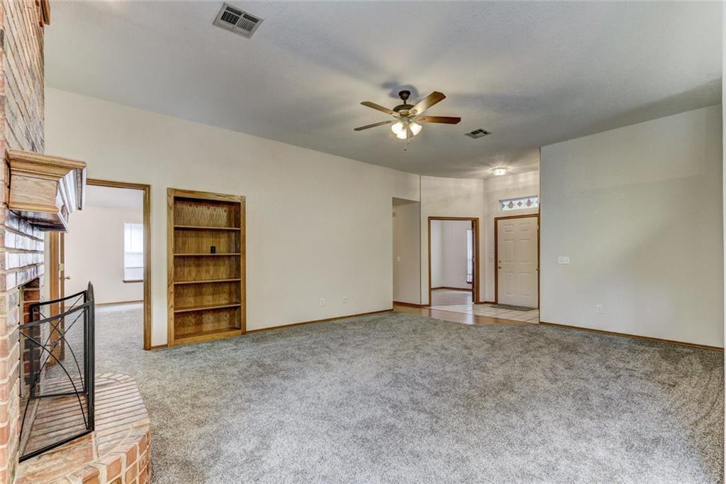 Building Photo - 305 Waterfront Dr