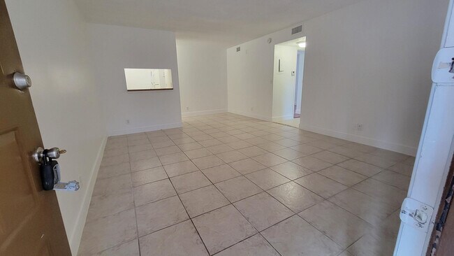 Building Photo - 3712 N University Dr