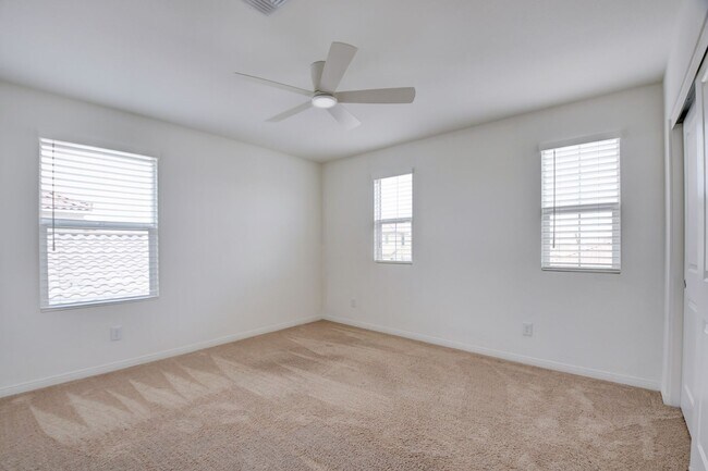 Building Photo - SPARKLING POOL in TULE SPRINGS